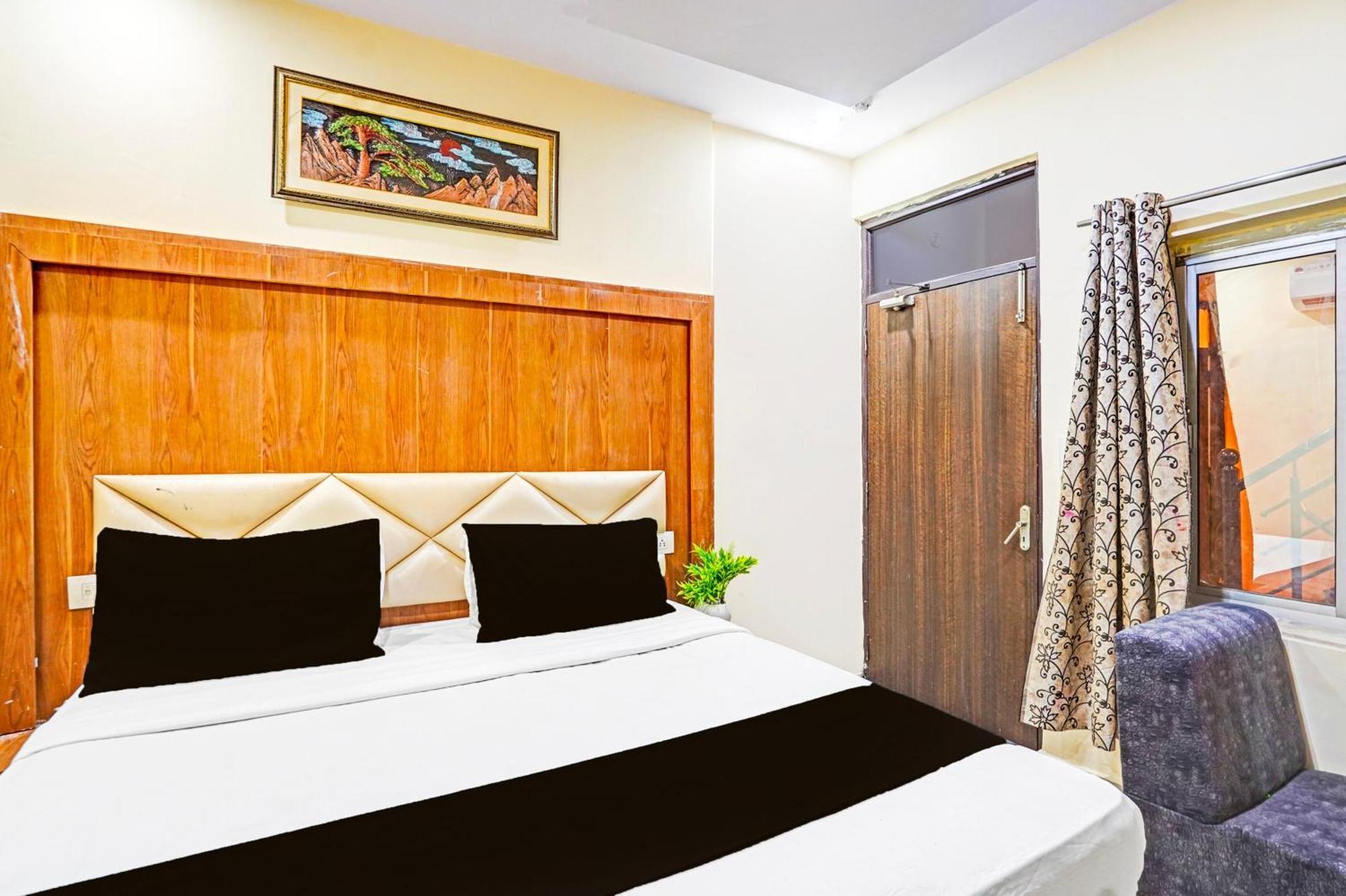 Super Hotel O Charbagh Formerly Khalsa Inn Lucknow Buitenkant foto